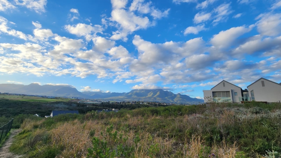 0 Bedroom Property for Sale in Kingswood Golf Estate Western Cape